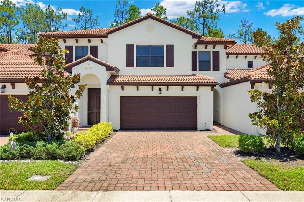7955 Bristol CIR NAPLES, FL 34120