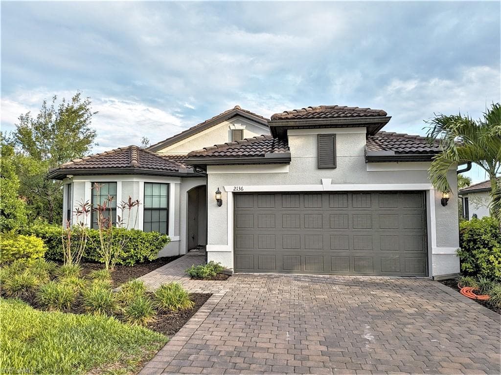 2136 Parson ST NAPLES, FL 34120