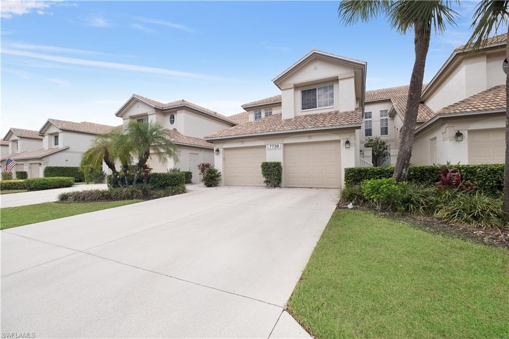 7738 Gardner DR 202 NAPLES, FL 34109