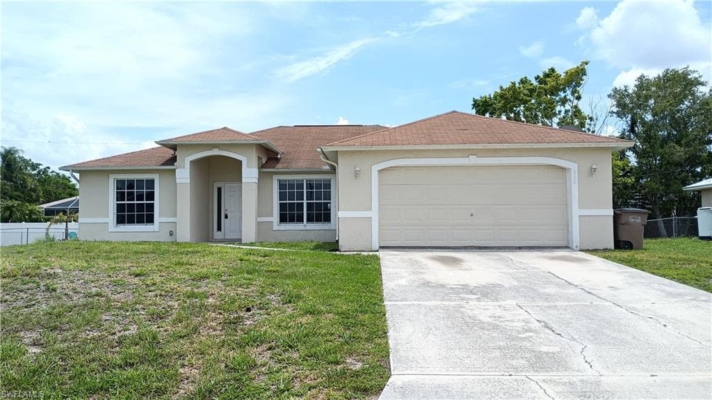 320 NE 7th ST CAPE CORAL, FL 33909