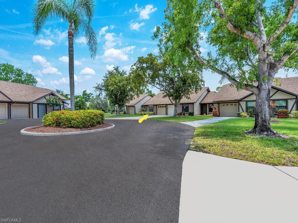 13124 Hampshire CT FORT MYERS, FL 33919