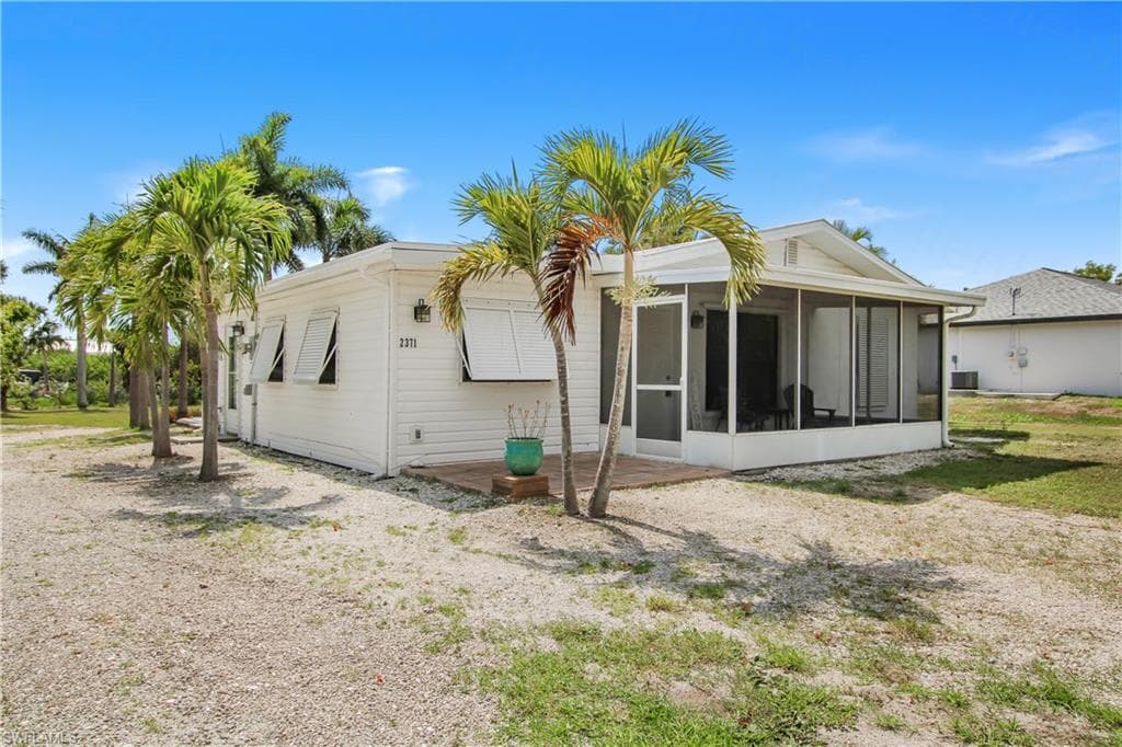 2371 Baybreeze ST ST. JAMES CITY, FL 33956