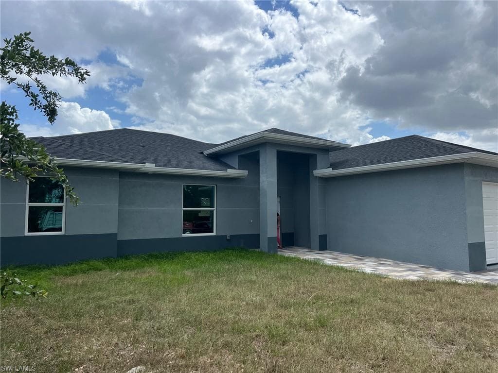 2923 19th ST SW LEHIGH ACRES, FL 33976