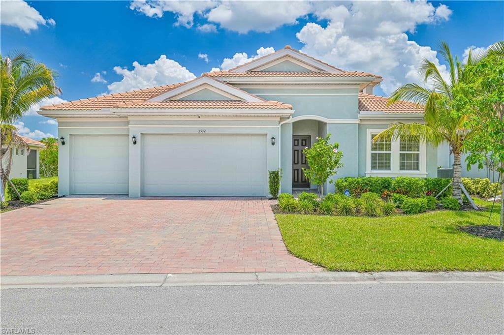 2912 Royal Gardens AVE FORT MYERS, FL 33916