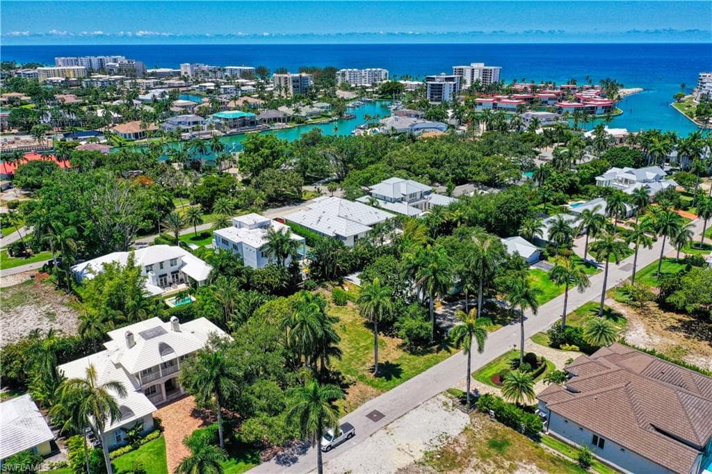 400 Wedge DR NAPLES, FL 34103
