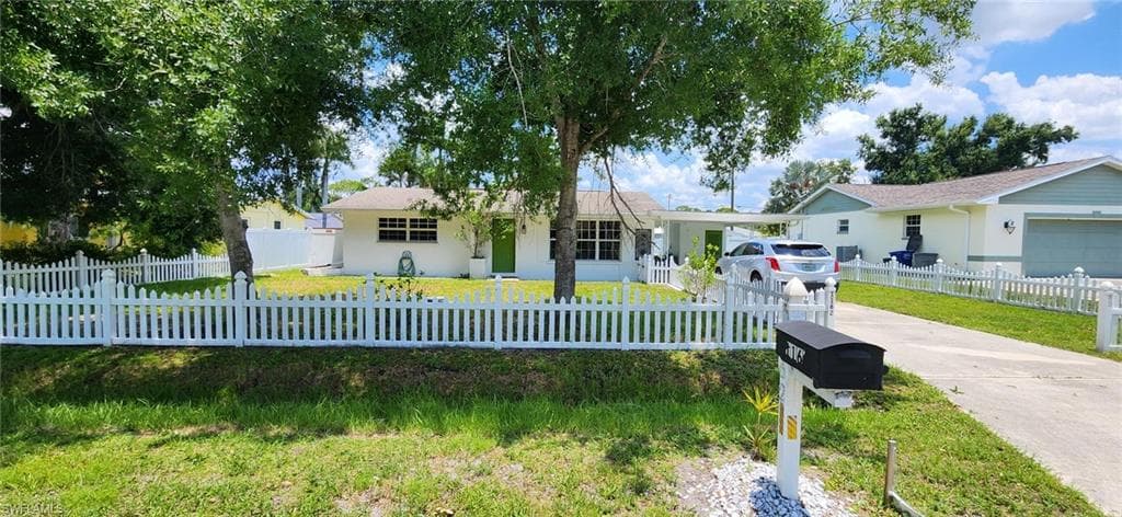 1162 Travis AVE NORTH FORT MYERS, FL 33903