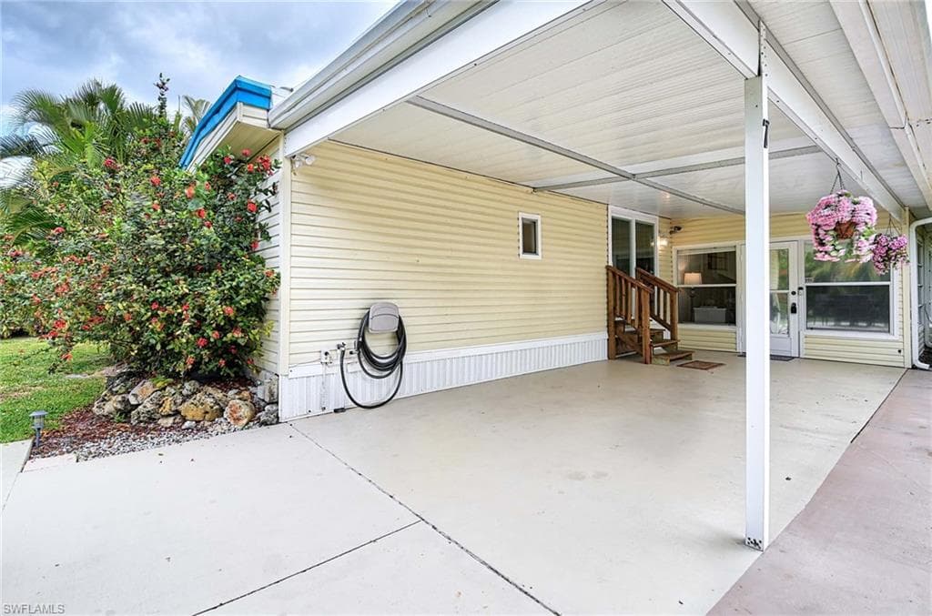 7 Sonderhen DR NAPLES, FL 34114