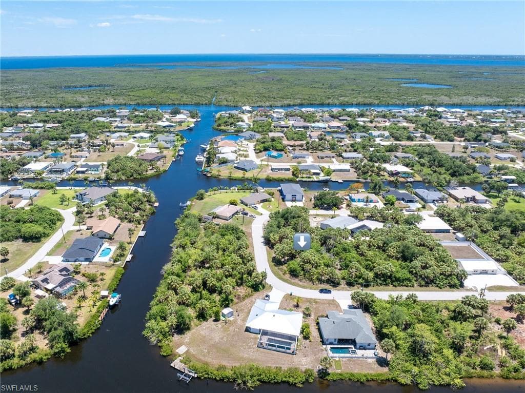 18625 Van Nuys CIR PORT CHARLOTTE, FL 33948