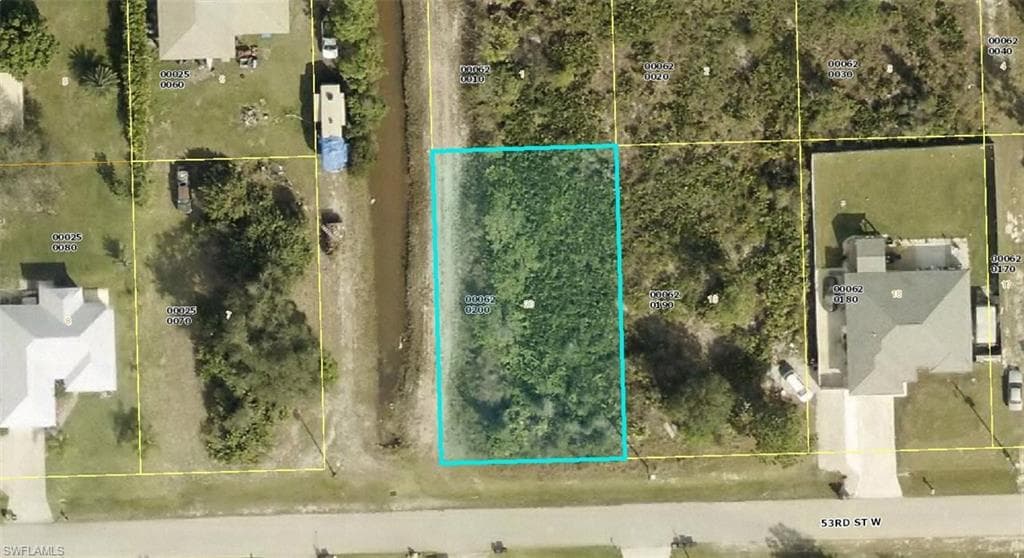 2820 53rd ST W LEHIGH ACRES, FL 33971