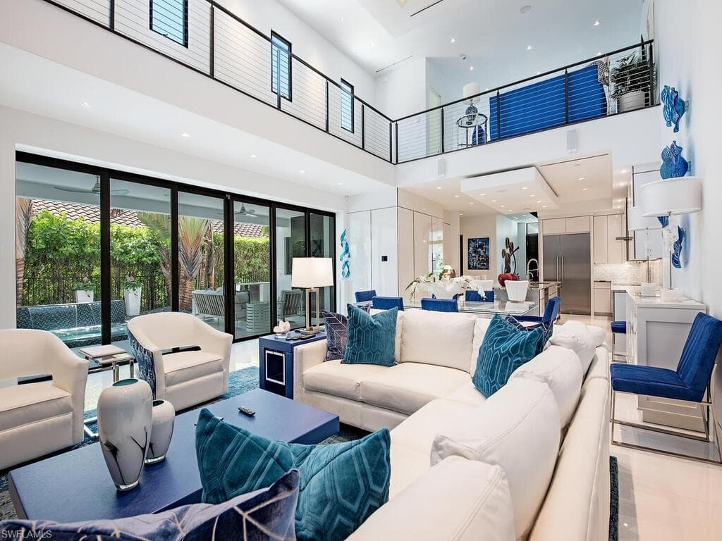 627 Fairway TER NAPLES, FL 34103