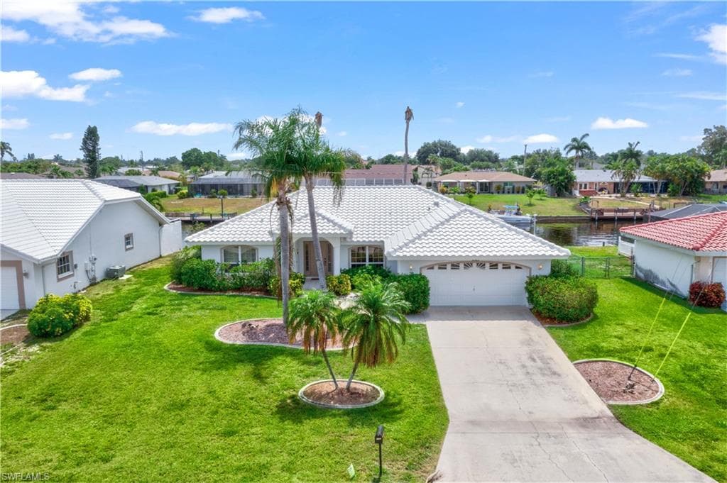 3305 SE 10th AVE CAPE CORAL, FL 33904