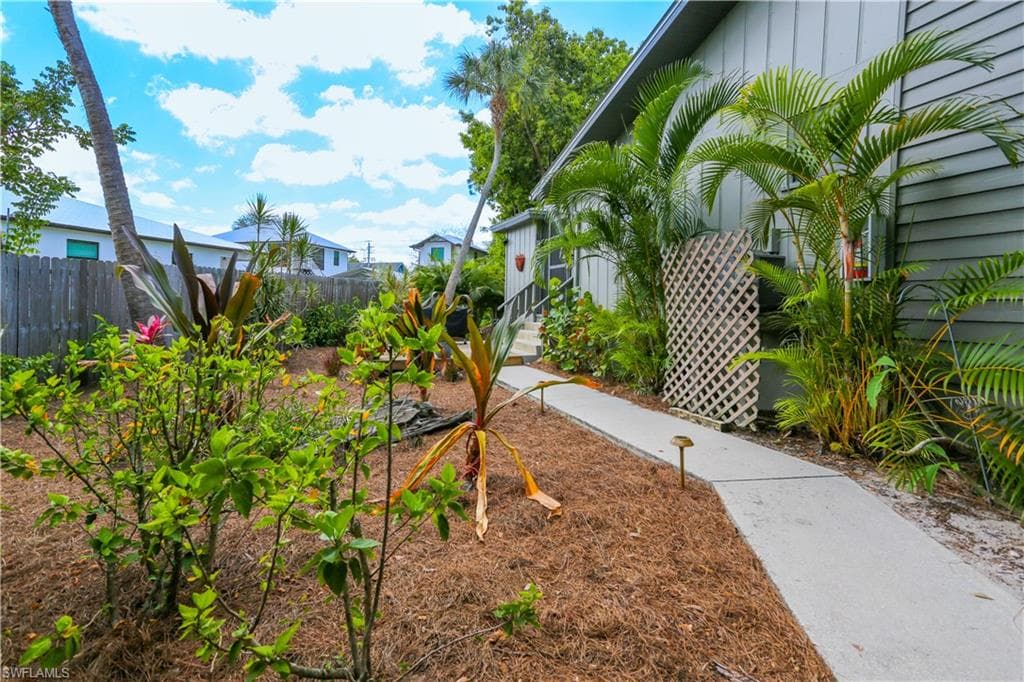 1042 Oak Forest DR 18-6 NAPLES, FL 34104