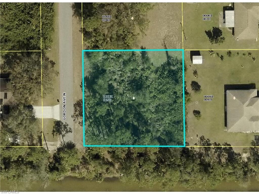 200 Gordon AVE N LEHIGH ACRES, FL 33971