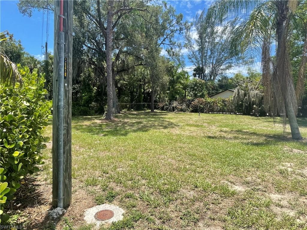 27665 Pierce AVE BONITA SPRINGS, FL 34135