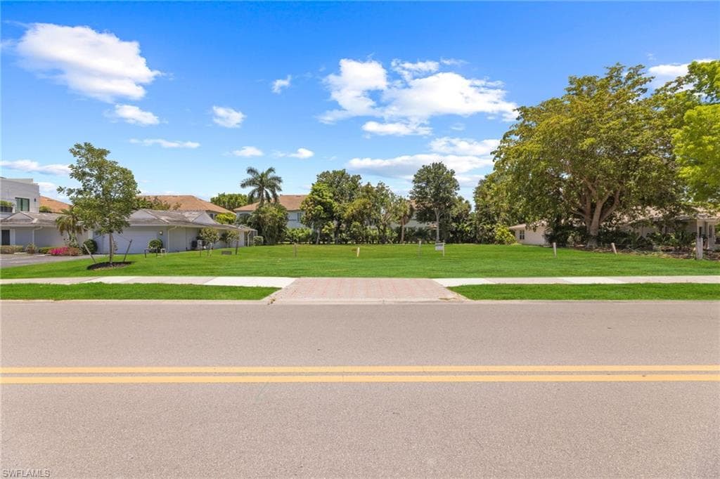 3840 CRAYTON RD NAPLES, FL 34103
