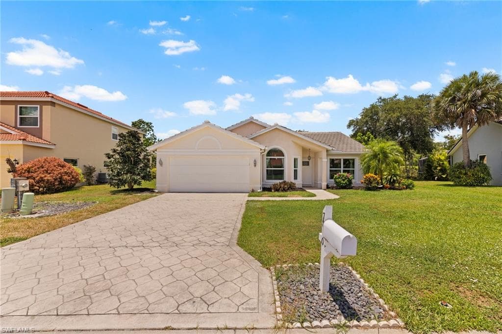 7810 Cameron CIR FORT MYERS, FL 33912