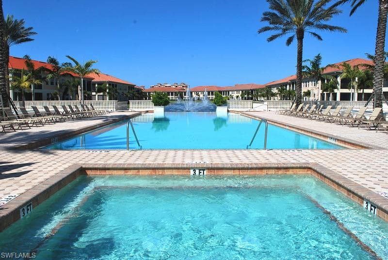 562 Avellino Isles CIR 102 NAPLES, FL 34119