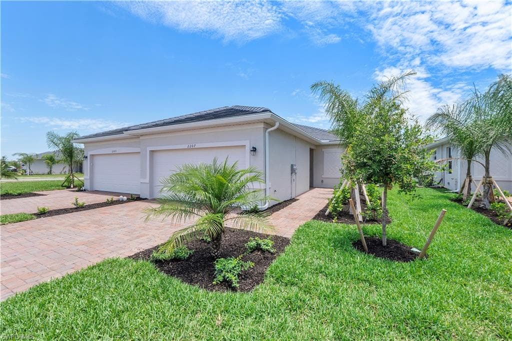 2207 Dragonfruit WAY NAPLES, FL 34120