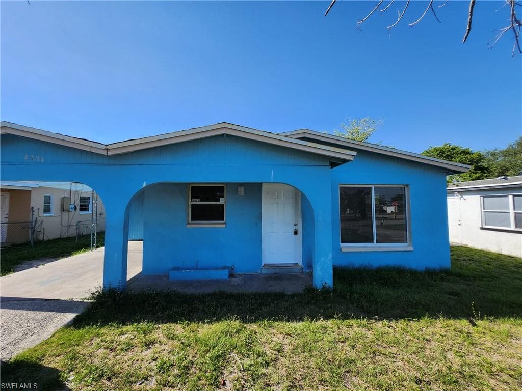 2991 Saint Charles ST FORT MYERS, FL 33916