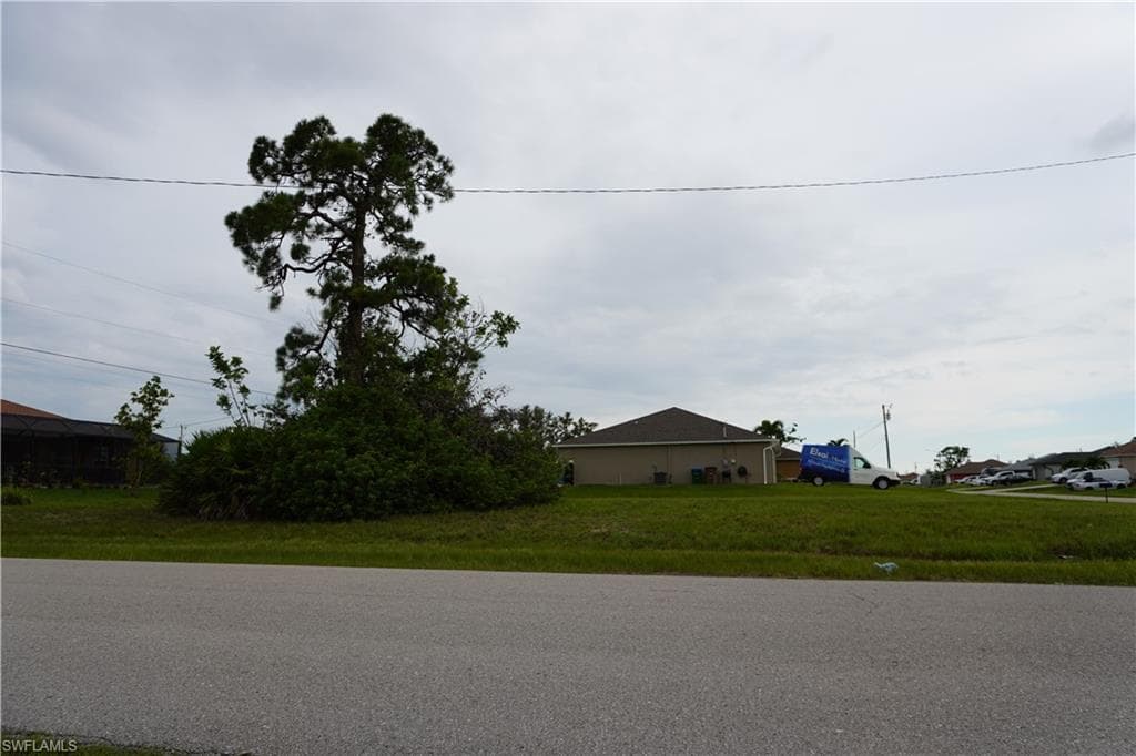 1313 NE 7 AVE CAPE CORAL, FL 33909