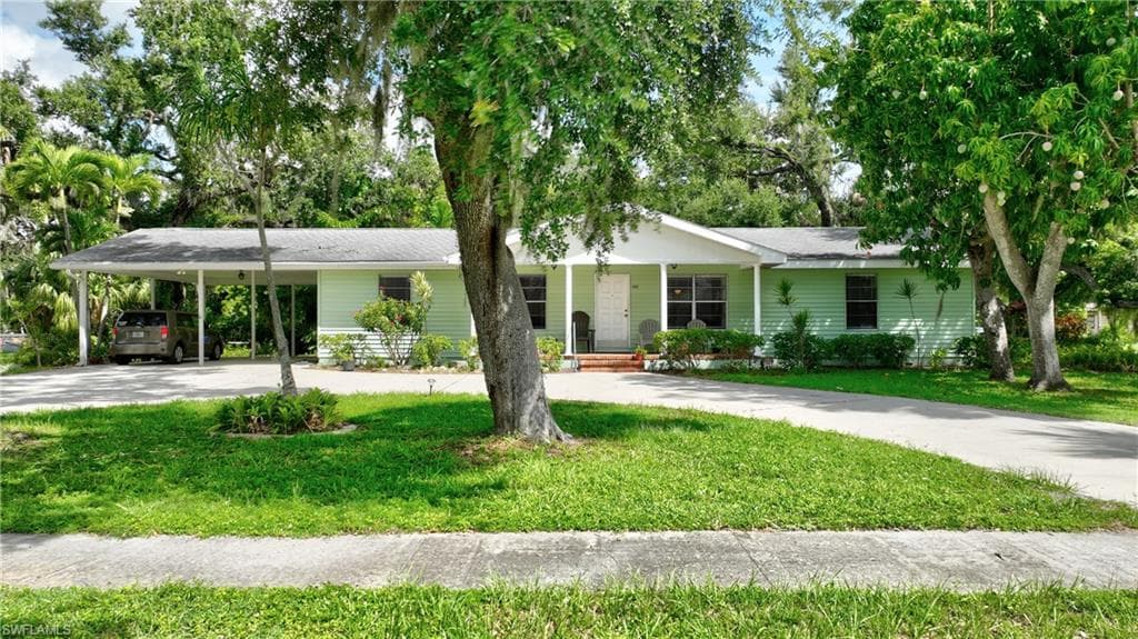 3393 Edgewood AVE FORT MYERS, FL 33916