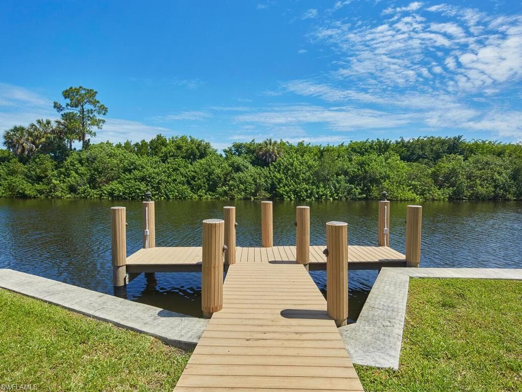 2297 Longboat DR NAPLES, FL 34104