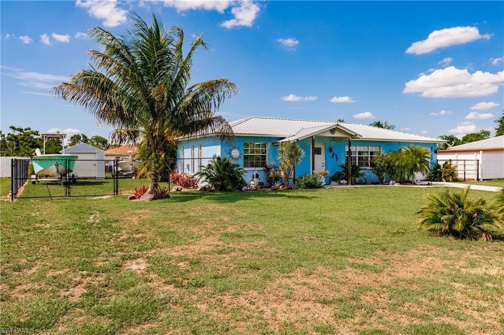 208 Stanford ST LEHIGH ACRES, FL 33936