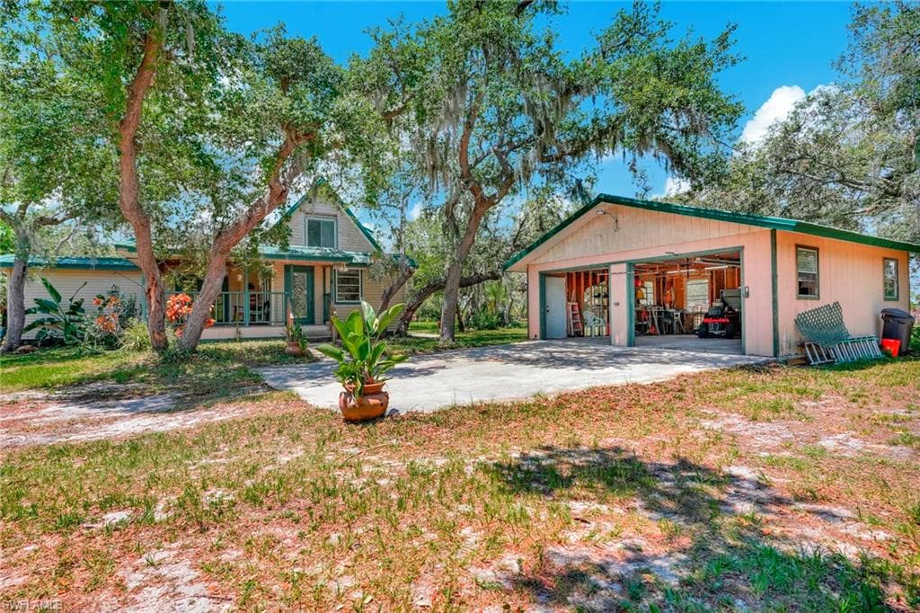 29199 Livingston DR PUNTA GORDA, FL 33982