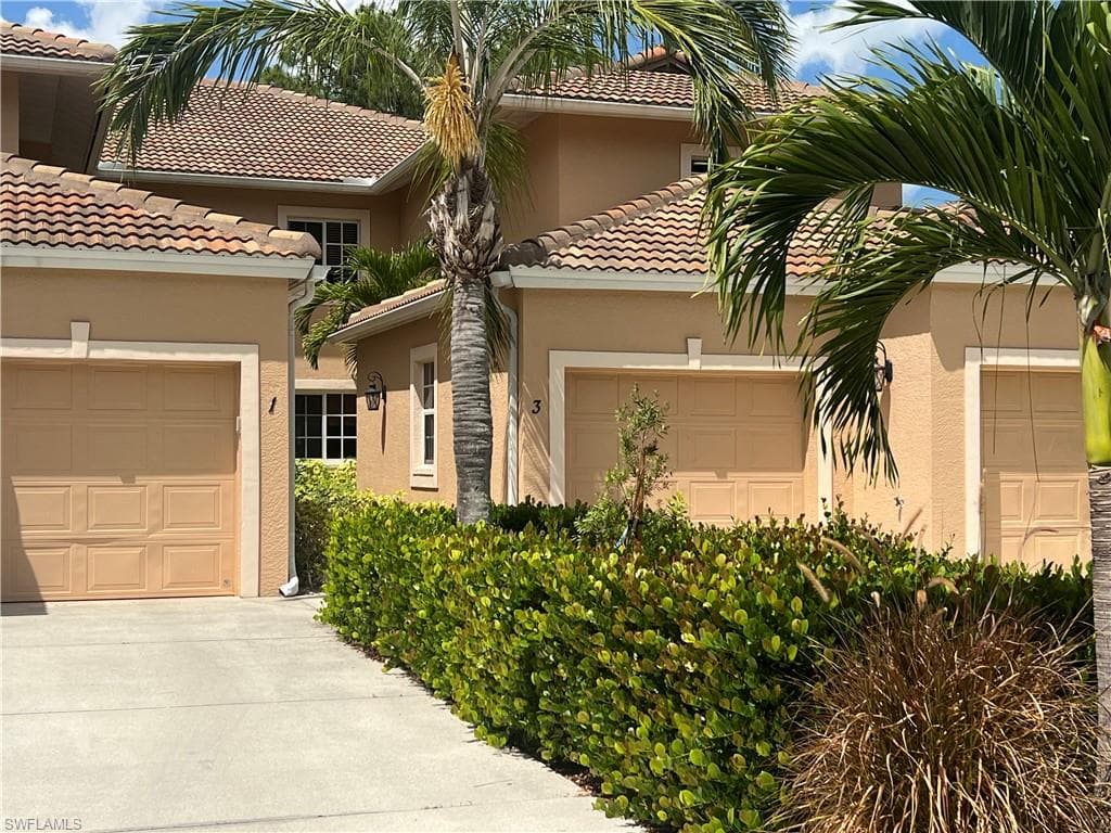 735 Luisa LN 3 NAPLES, FL 34104