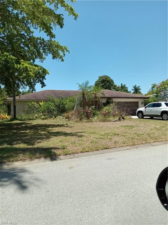 272 Forest Hills BLVD NAPLES, FL 34113