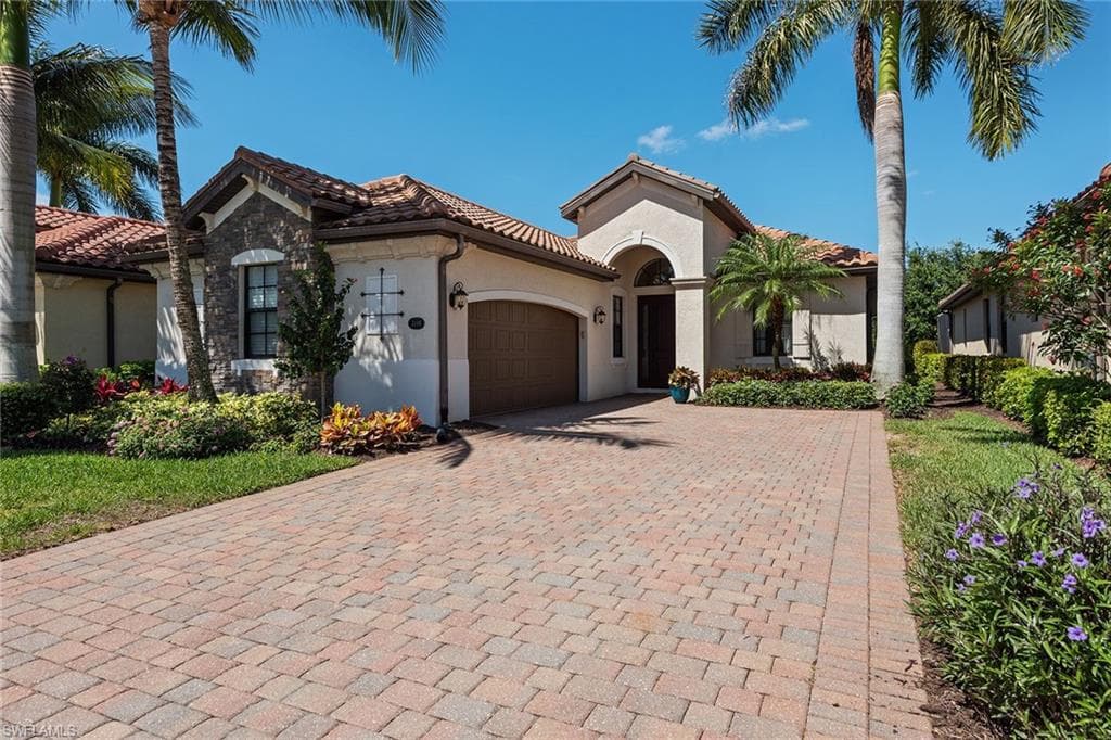 3106 Aviamar CIR NAPLES, FL 34114