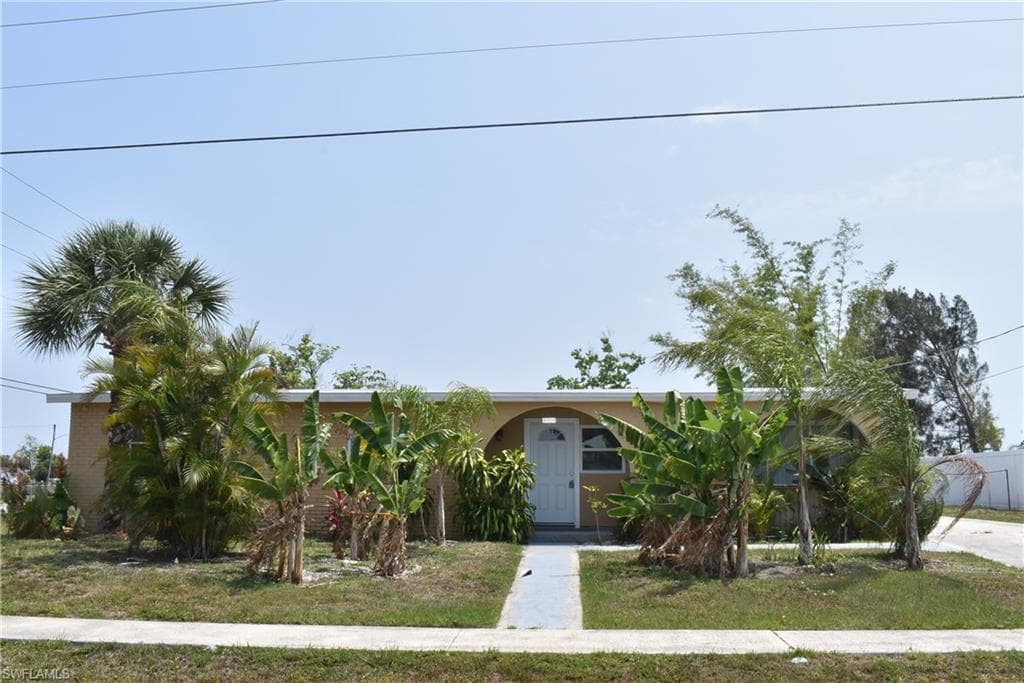 8009 hyde park AVE NORTH PORT, FL 34287
