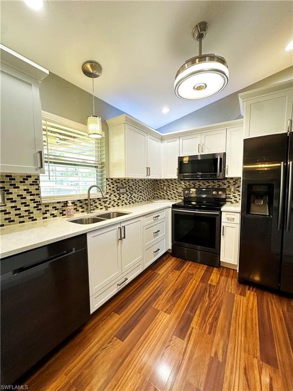 203 NW 28th ST CAPE CORAL, FL 33993