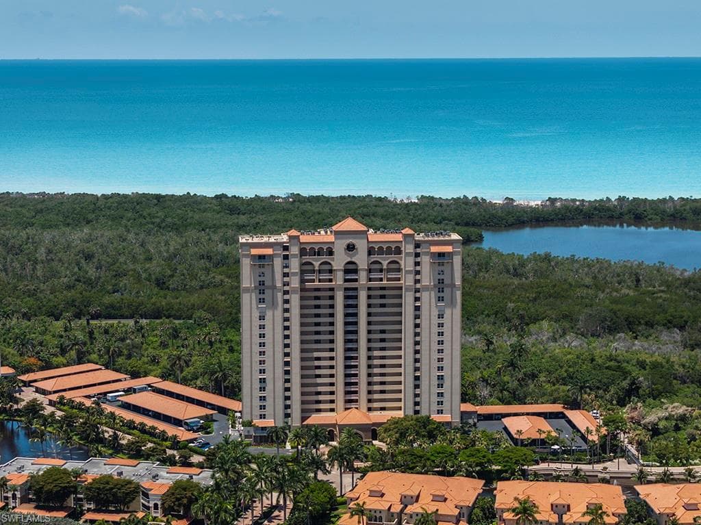 6585 Nicholas BLVD 702 NAPLES, FL 34108