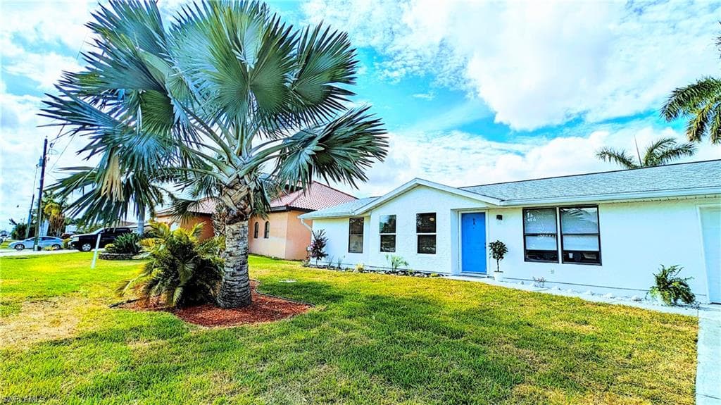18686 Van Nuys CIR PORT CHARLOTTE, FL 33948