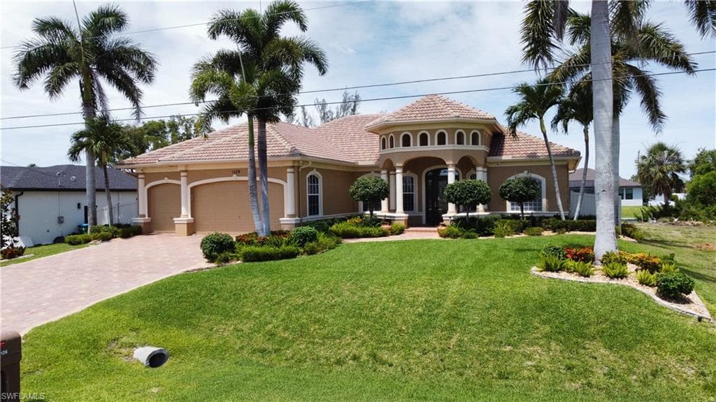 1126 SW 8th PL CAPE CORAL, FL 33991