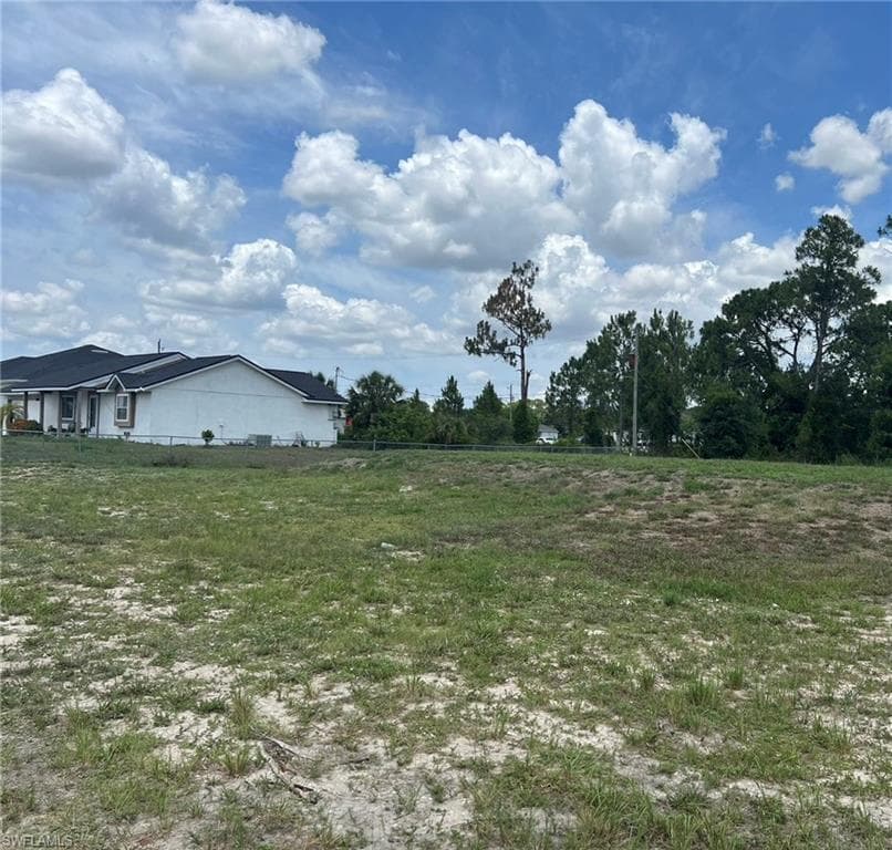 2202 Bunker RD LEHIGH ACRES, FL 33973