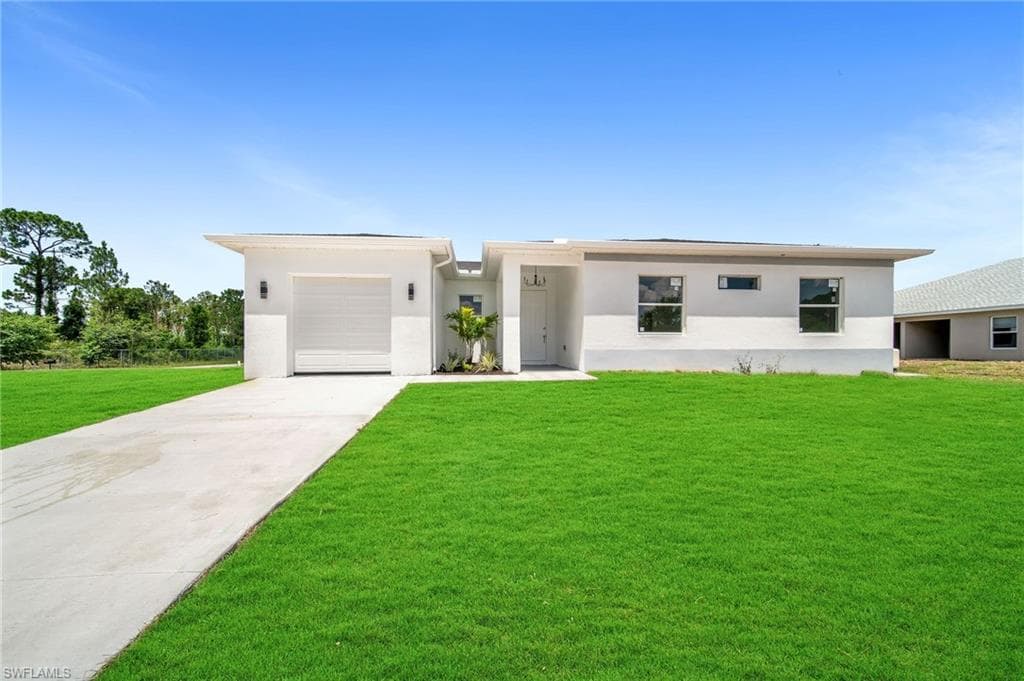 4766 Nelson DR LEHIGH ACRES, FL 33973