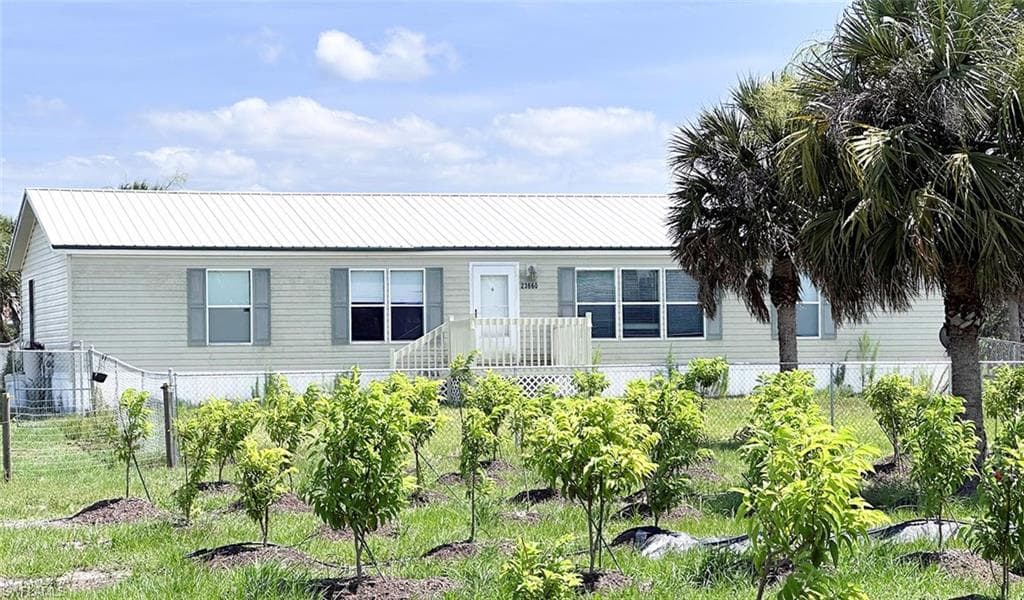 23660 Tinas LN FORT MYERS, FL 33913