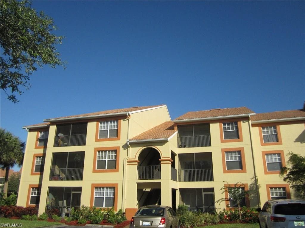 7975 Preserve CIR 1036 NAPLES, FL 34119