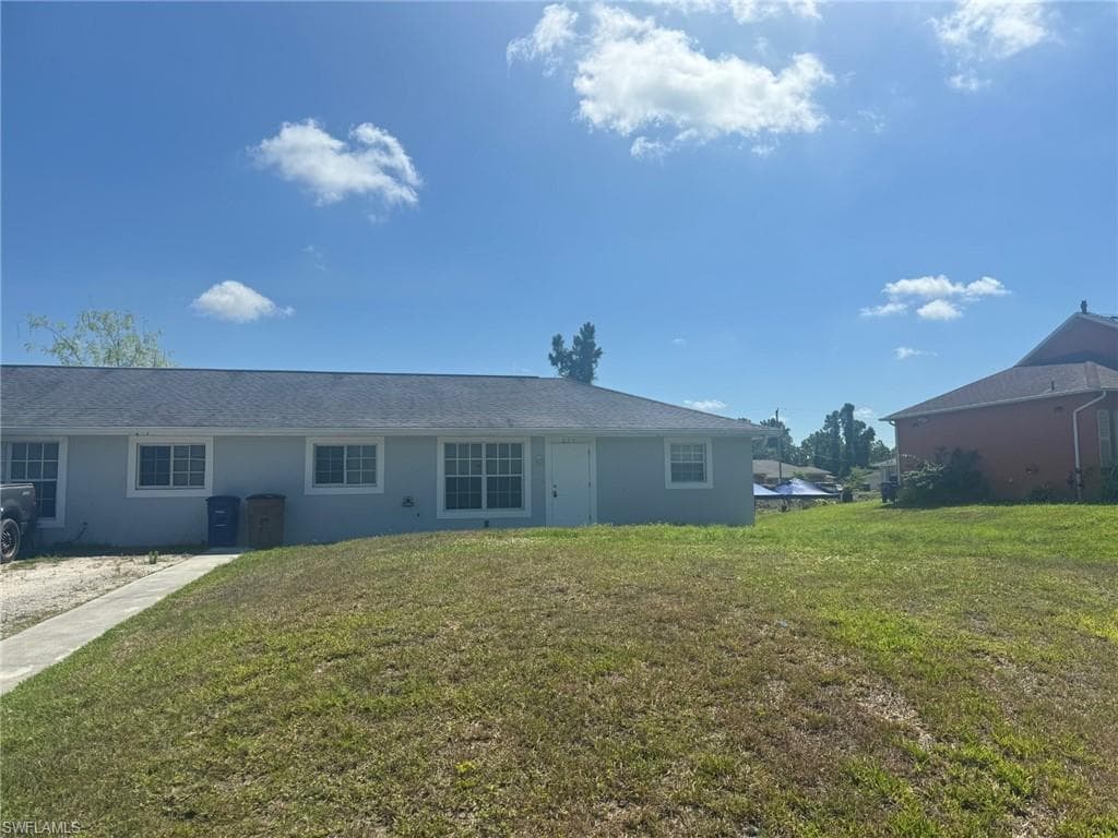 233 Meadow RD LEHIGH ACRES, FL 33973
