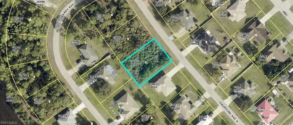 640 Dauphine AVE S LEHIGH ACRES, FL 33974