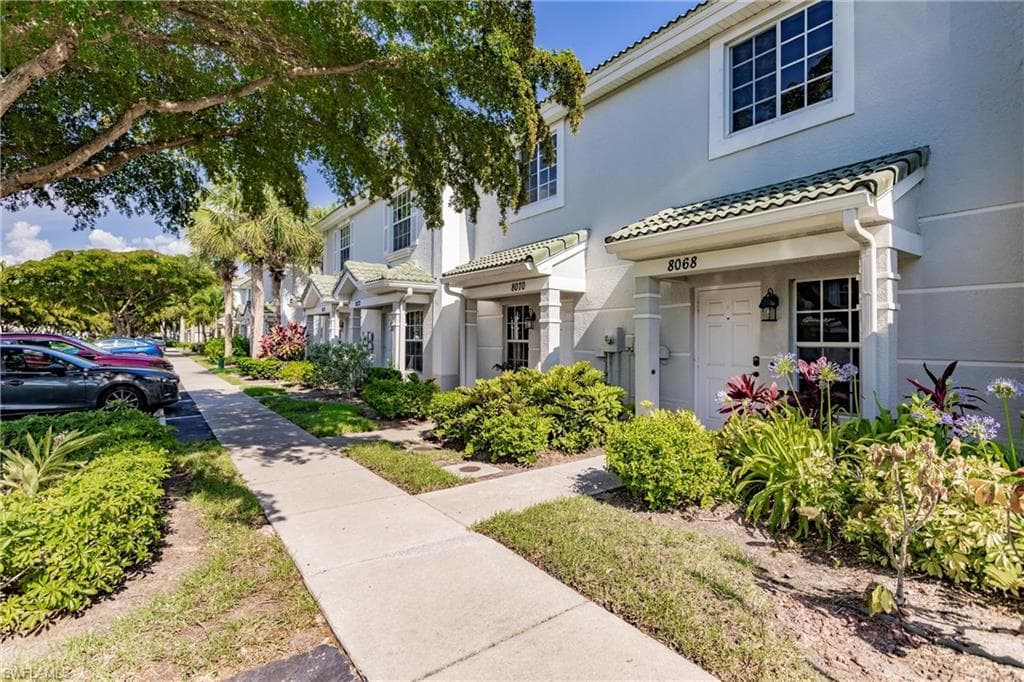 8068 Pacific Beach DR FORT MYERS, FL 33966