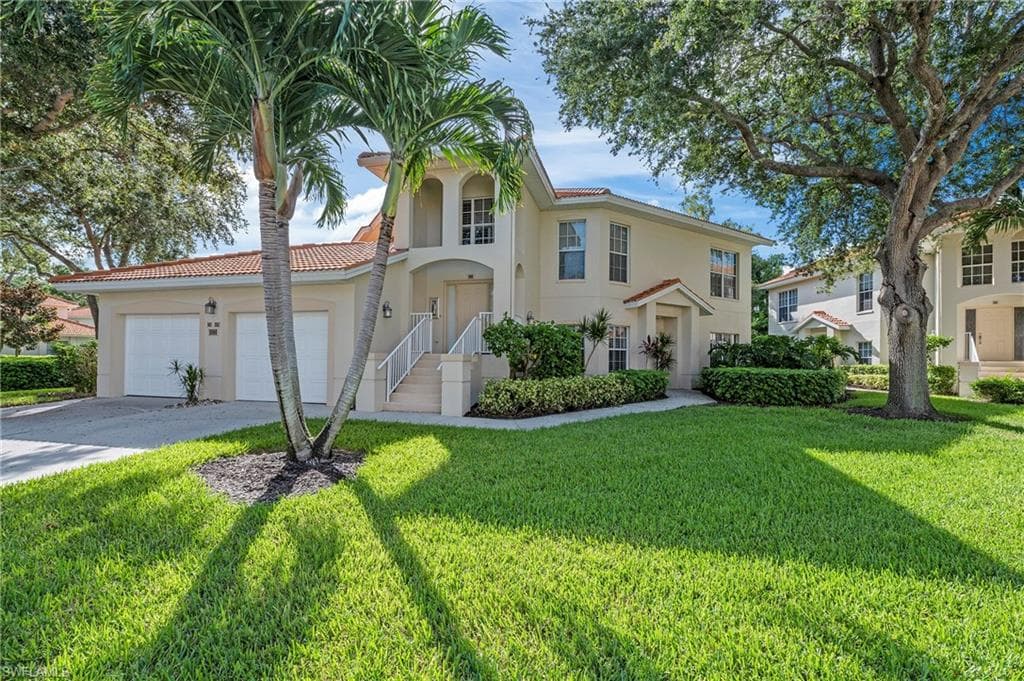 1090 Egrets Walk CIR 102 NAPLES, FL 34108