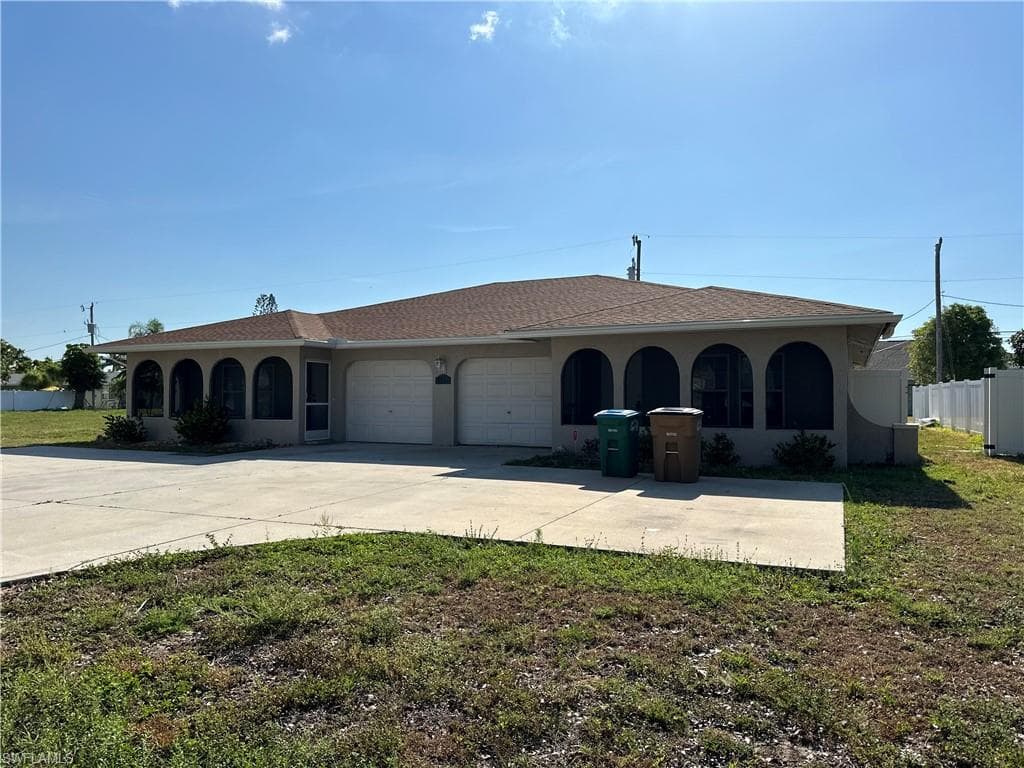 3629 Country Club BLVD CAPE CORAL, FL 33904