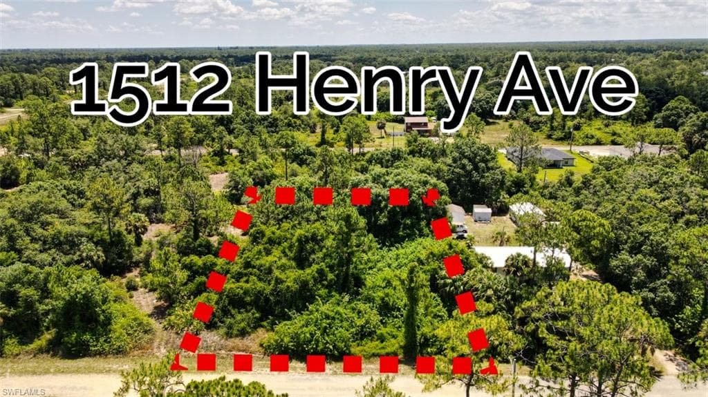 1512 Henry AVE LEHIGH ACRES, FL 33972