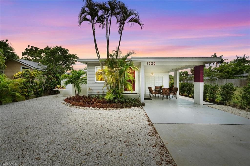 1320 Ridge ST NAPLES, FL 34103