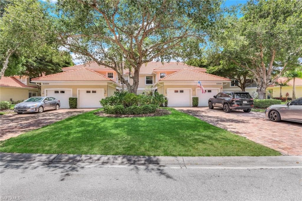 5330 Andover DR 102 NAPLES, FL 34110