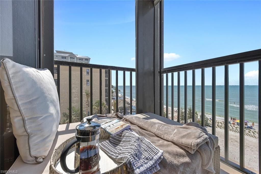 9375 Gulf Shore DR 502 NAPLES, FL 34108