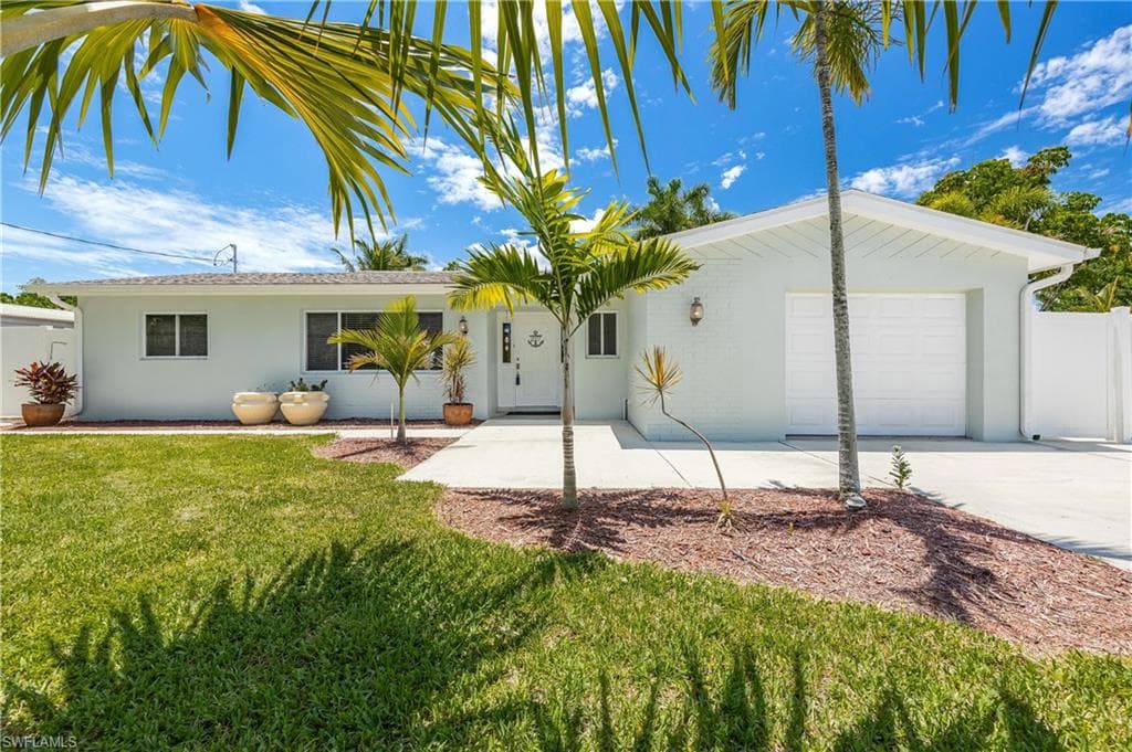 227 Alameda AVE FORT MYERS, FL 33905